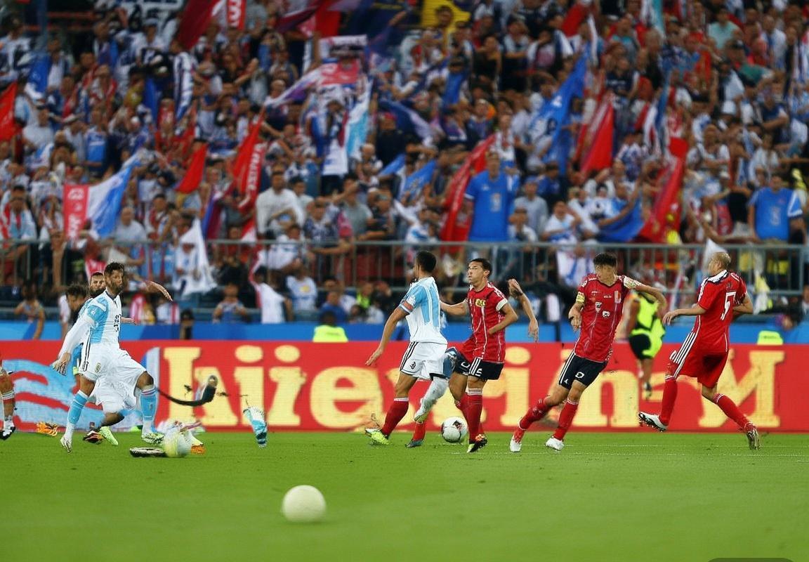 阿根廷vs日本：足球风格碰撞与历史对决回顾